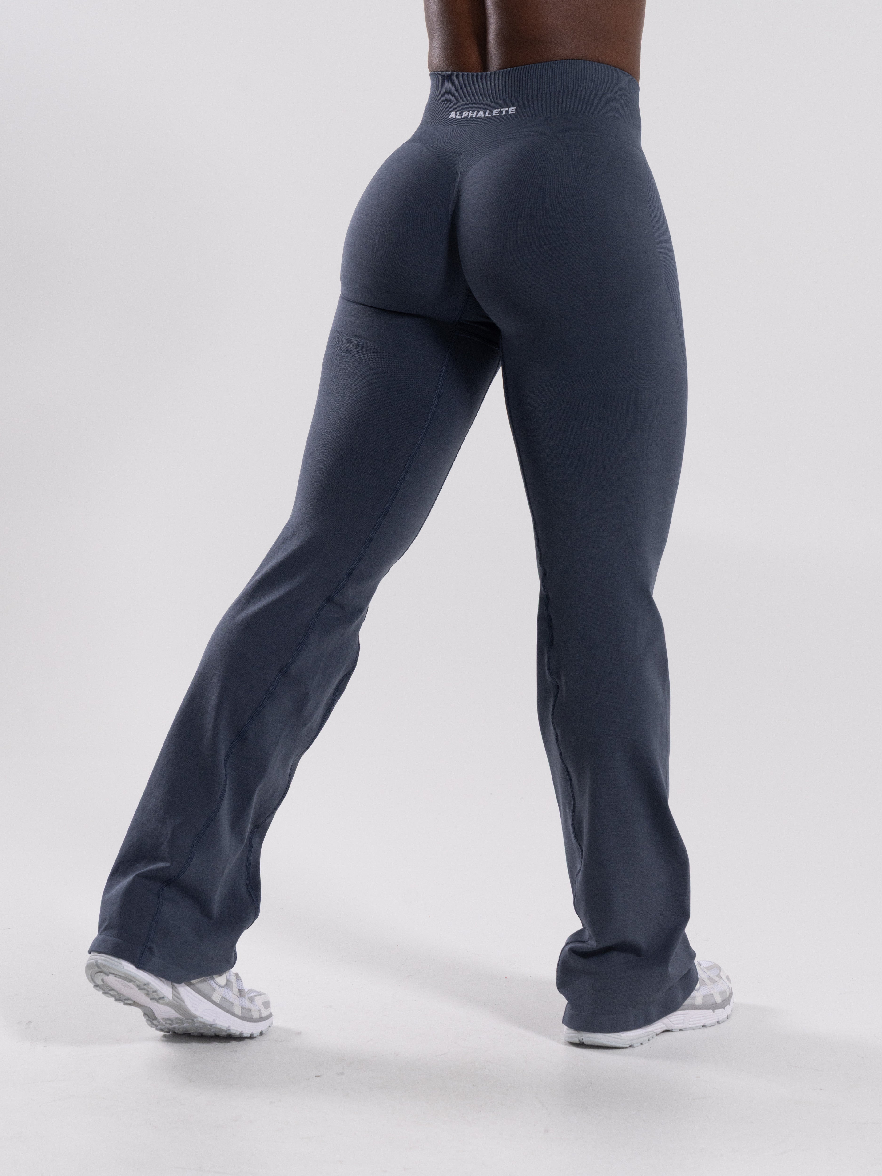 Pump Mid Rise Flared Pant - Dusty Navy - L