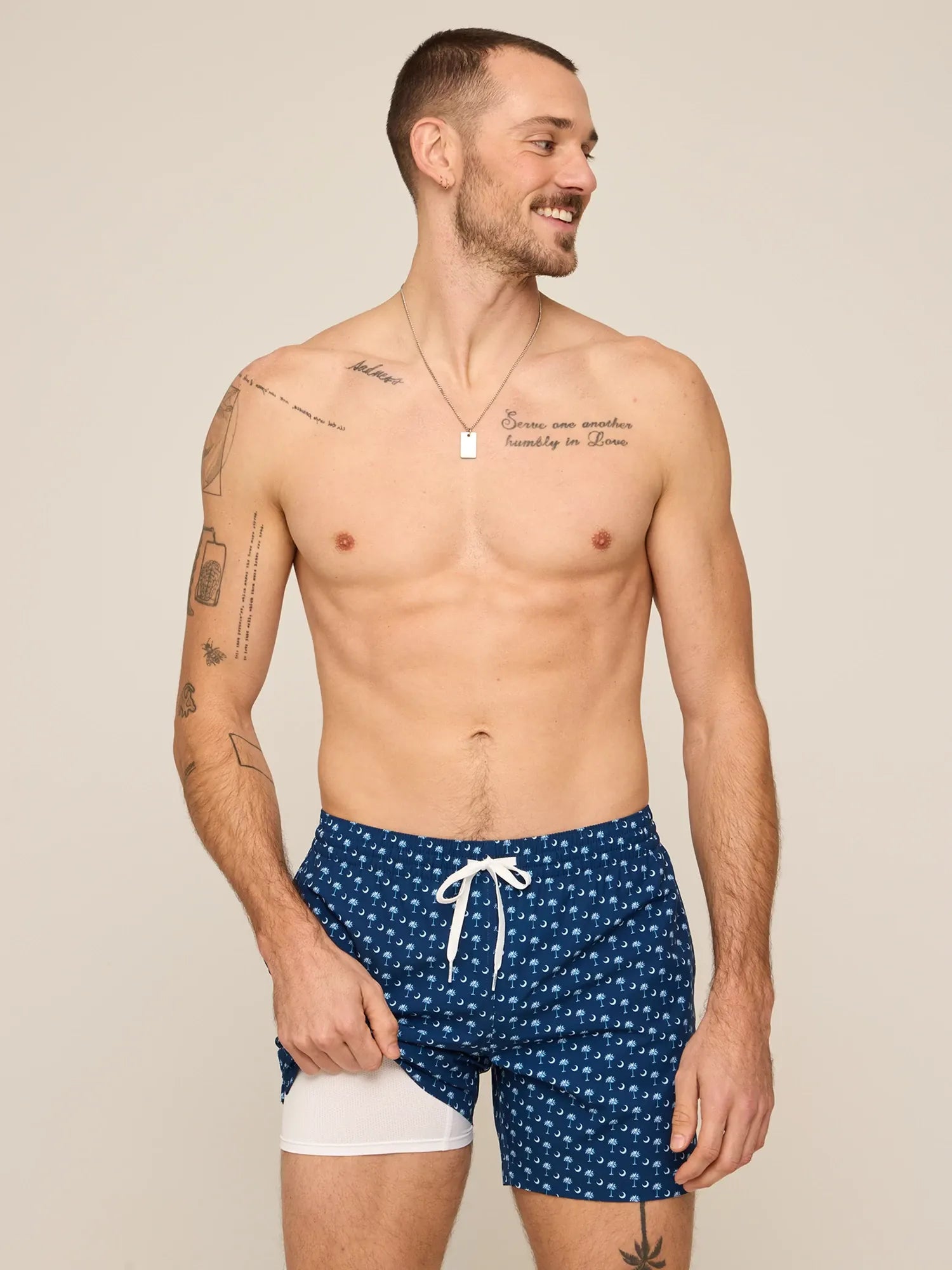 Chubbies The Goodnight Palmetto Moons 5.5" Inseam for Men Polyester/Spandex Swim Trunks with Boxer Brief Mesh Liner | Size Large