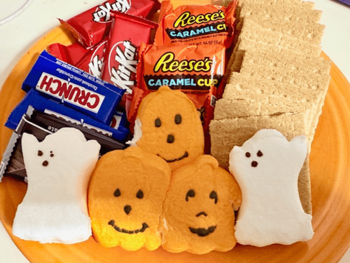 Your Ghouls & Gals Are Gonna Love These Spooky S’mores