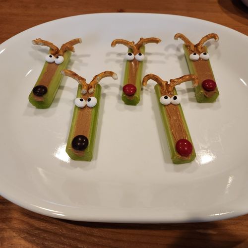 Santa Snacks: Get Ready to Make These Edible Reindeer Treats